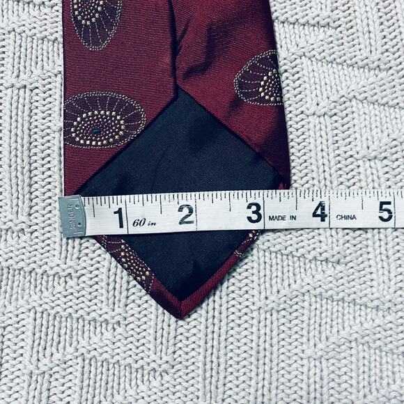 Hugo Boss maroon flying saucer silk tie - Picture 5 of 5